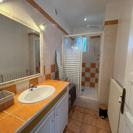 Victoria House Pool Garden * Fourques
